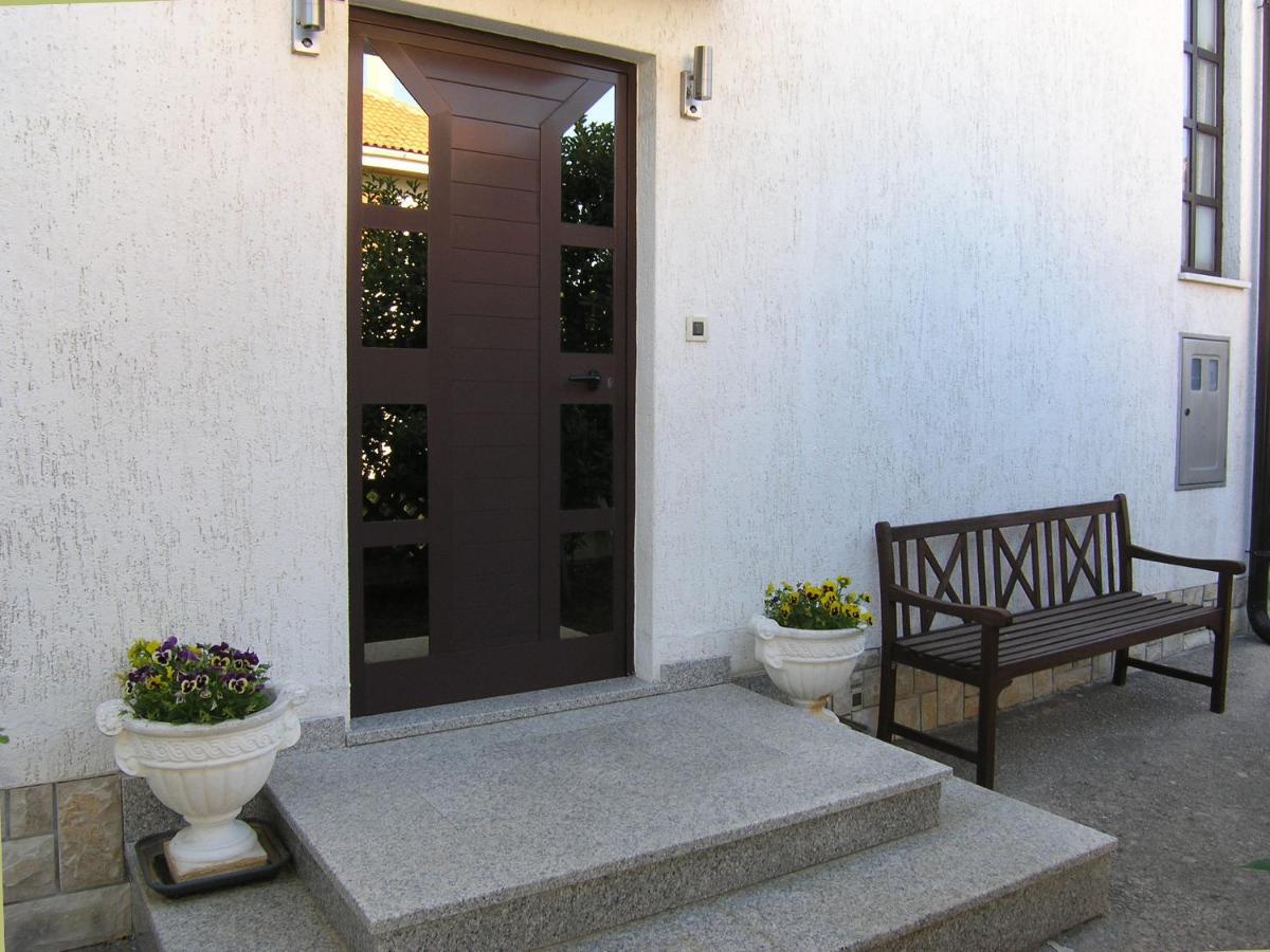 Apartments Mari With Terrace Baska  Exterior photo